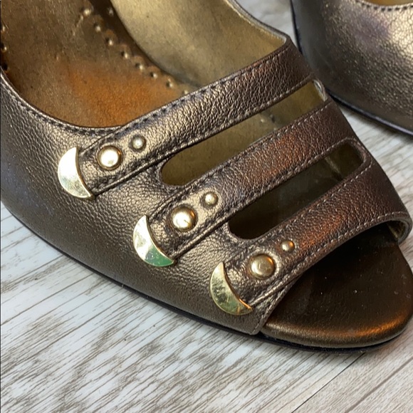 Dark gold leather Franco Sarto size 8.5 - Picture 2 of 6